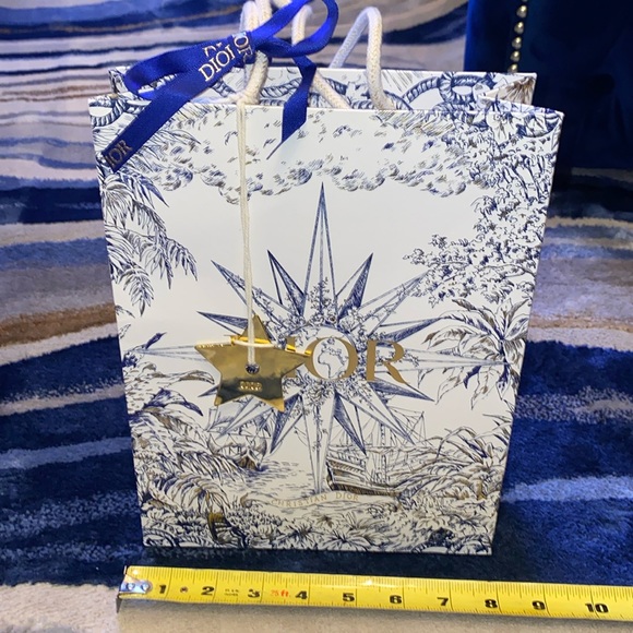Christian DIOR Empty Shopping Bag with Gold Print & Dior Metal Star Orna… - Picture 2 of 6
